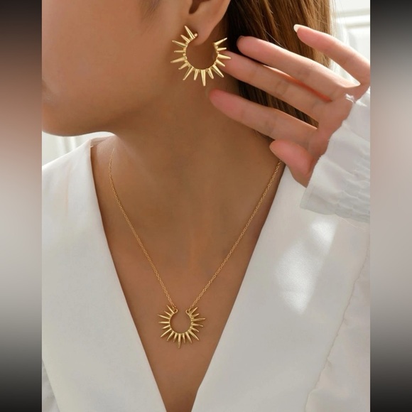 Spiked Hoop Earrings and Necklace Set - Picture 2 of 5